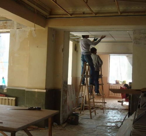 舅媽當保姆伺候骨折老人,雇主給她東西,她選擇用這種方式避嫌